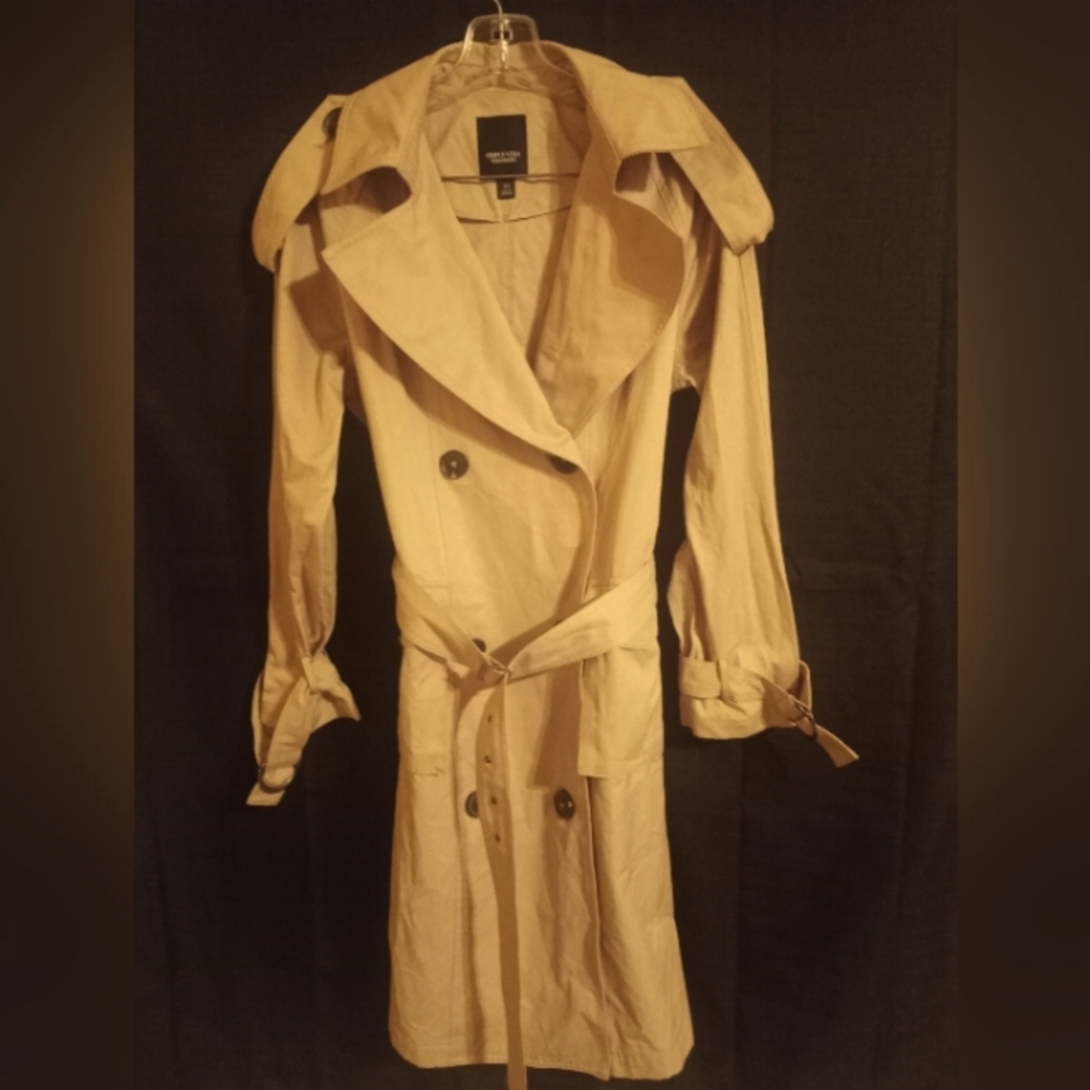 New Never worn Verawang Trench Coat. GREAT VALUE AND BEAUTIFUL QUALITY 😍